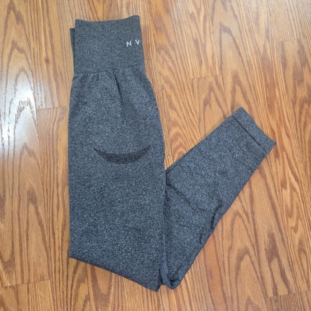 NVGTN High-Waisted Gray Leggings with Elastic Waistband Size Medium